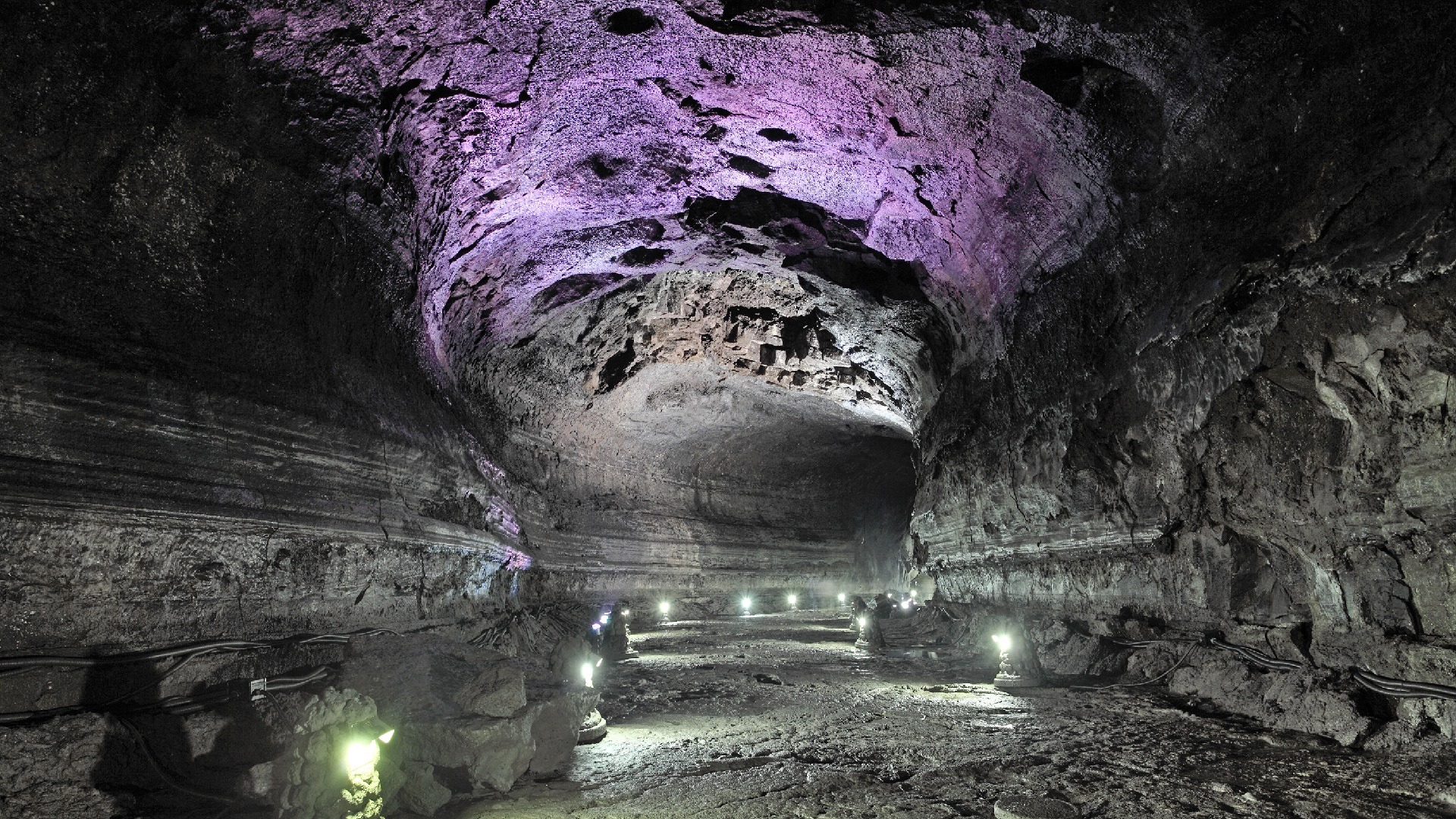 Manjanggul Cave