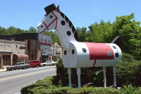 Morris the Horse Statue