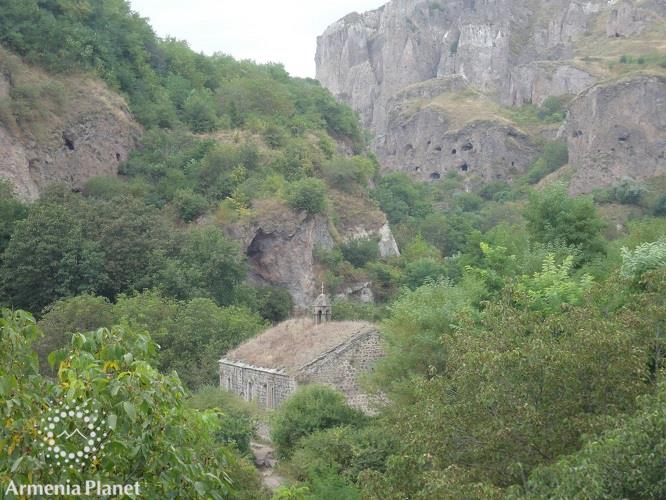 Old Khndzoresk Cave Village