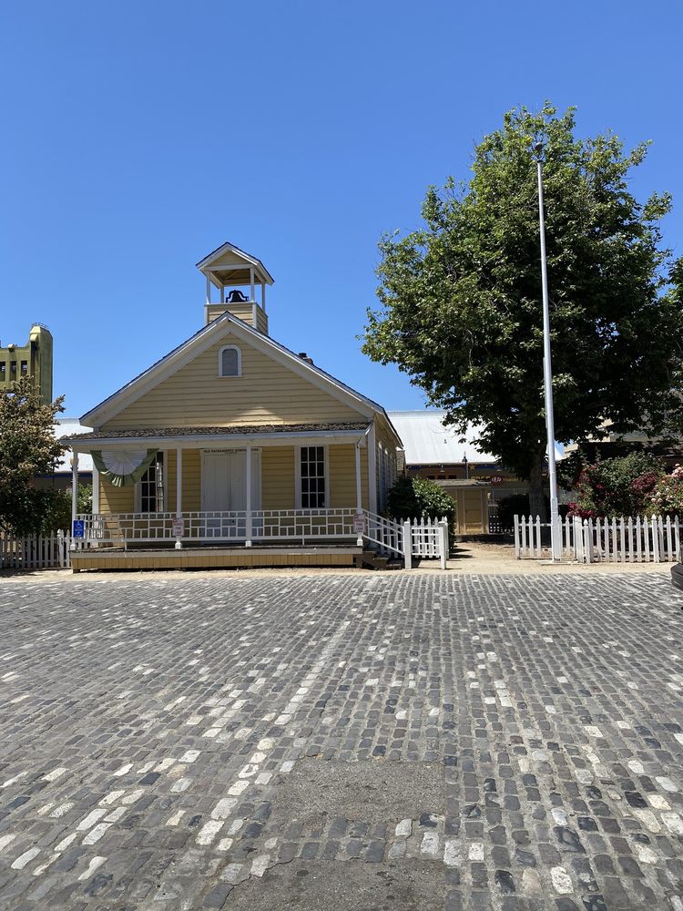 Old Sacramento Schoolhouse Museum