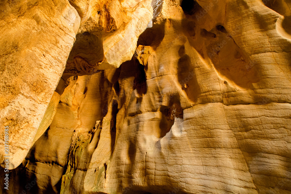 Phnom Chhngok Cave Temple