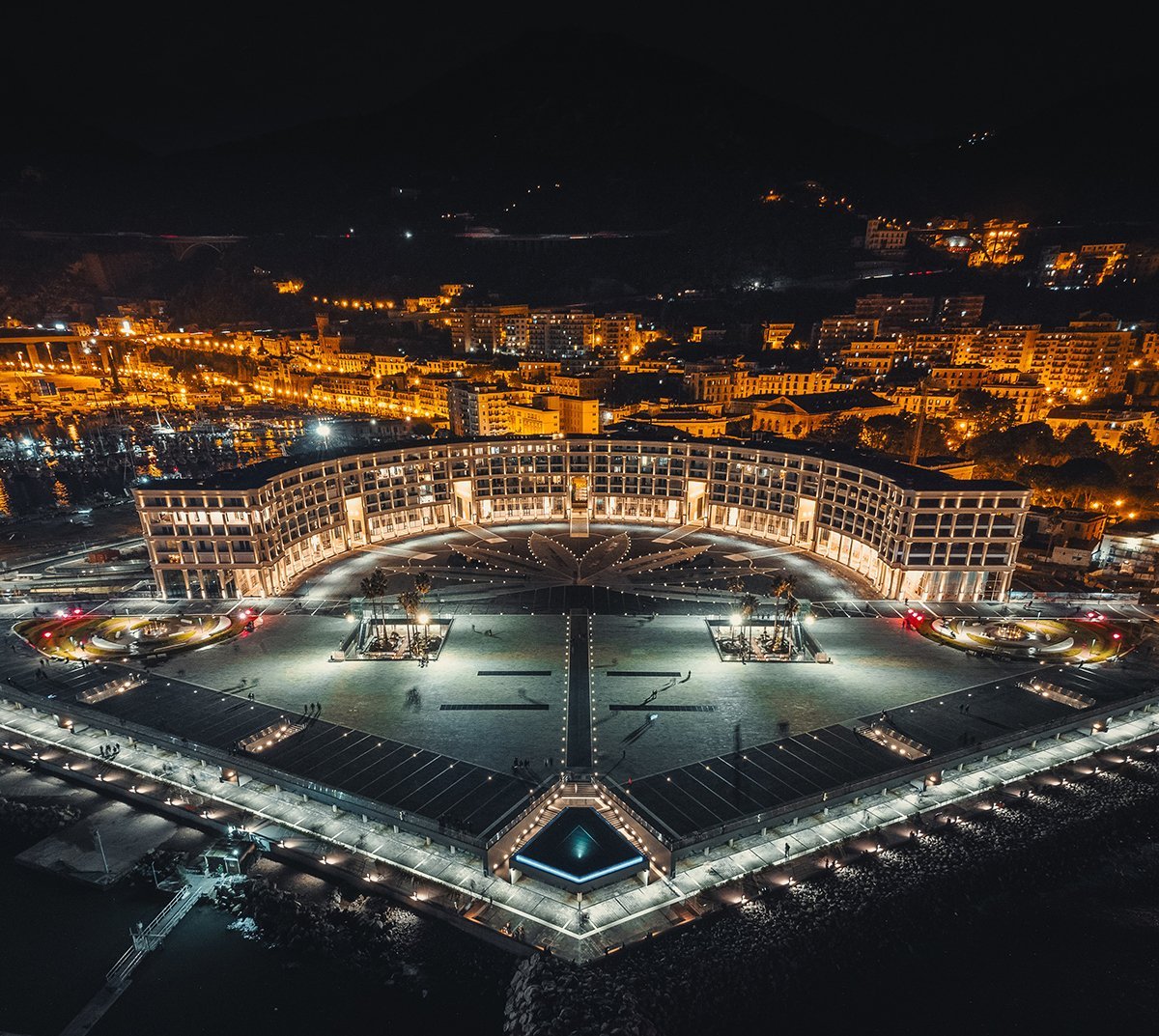 Piazza Caduti per la Libertà