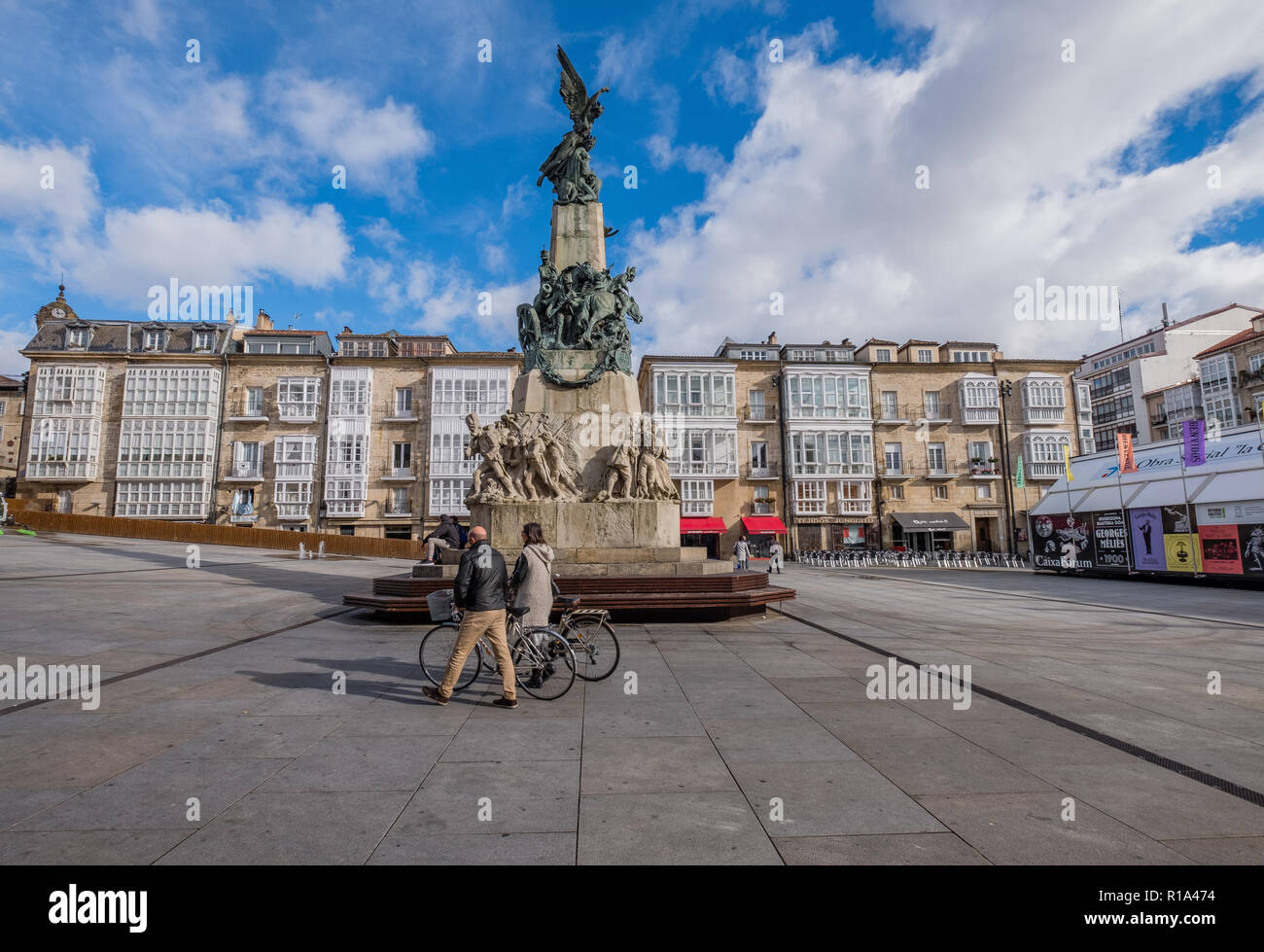 Plaza de la Virgen Blanca