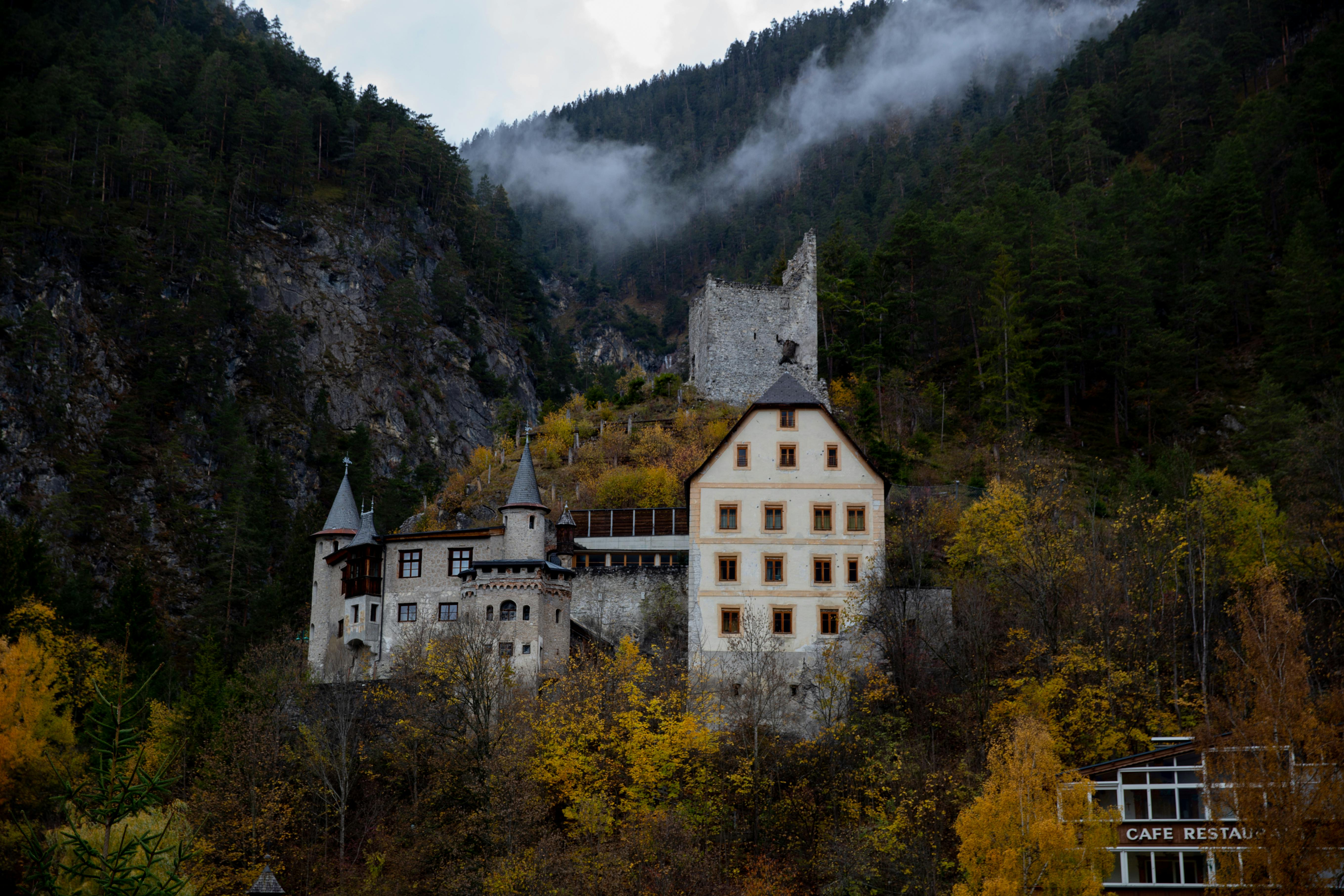 Schloss Schönbühel