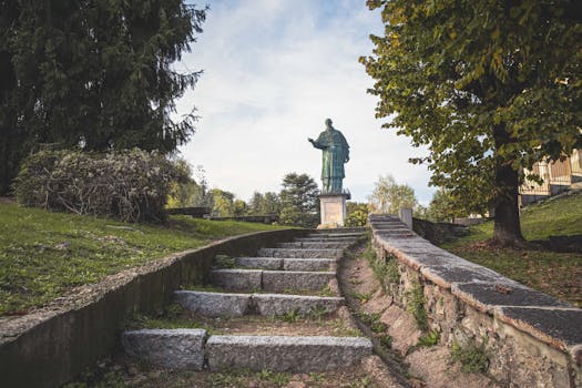 Statua di San Carlo Borromeo (Sancarlone)