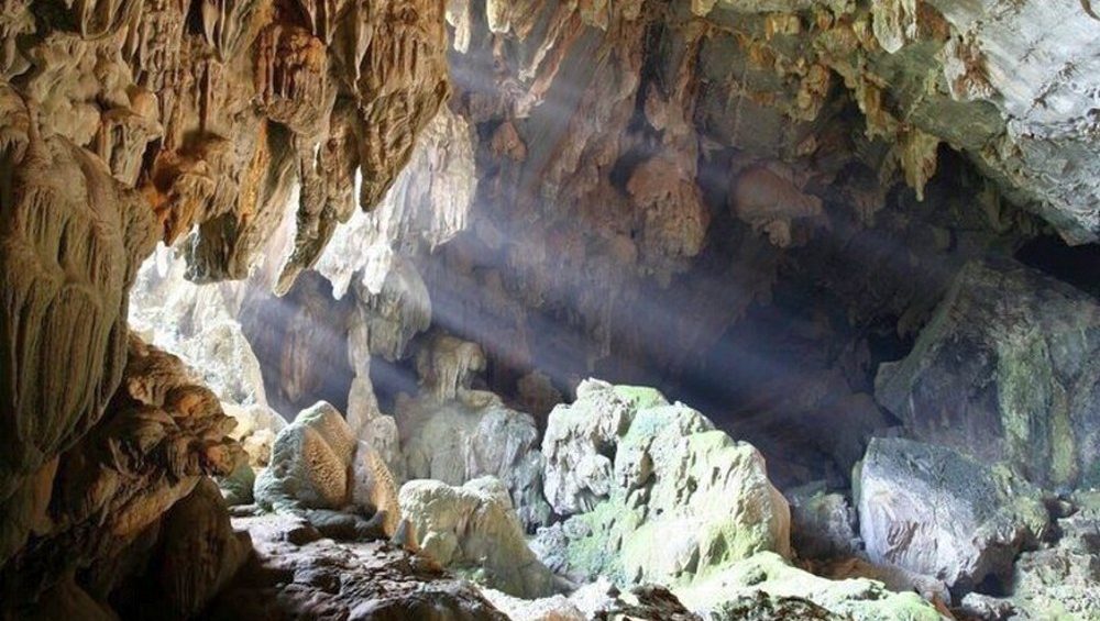 Tham Phu Kham Cave