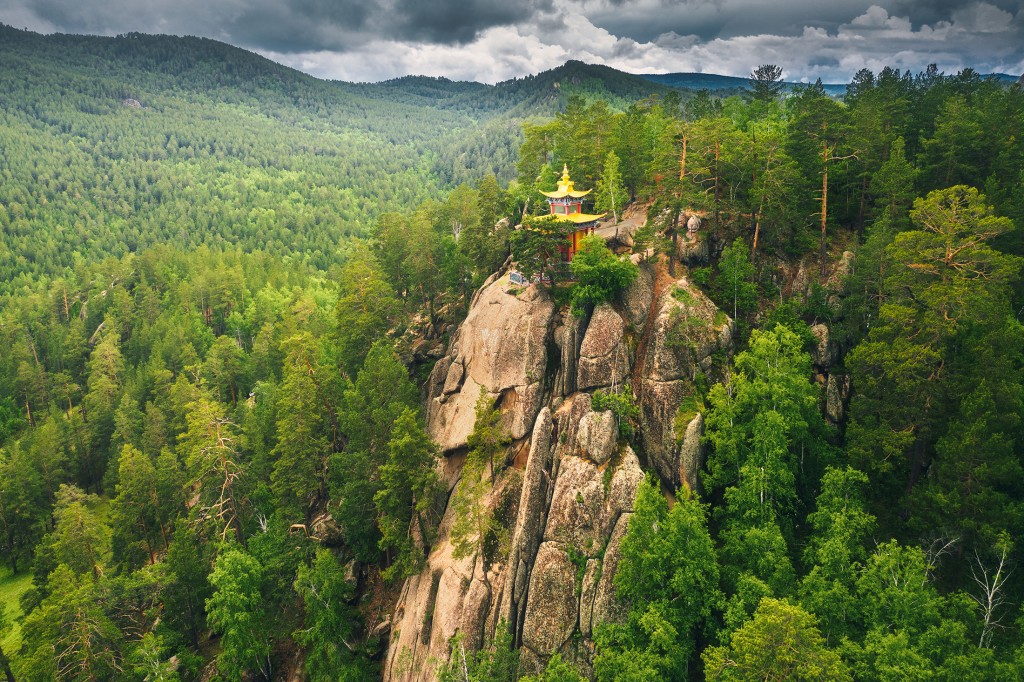 Visit Aglag Buteel Monastery