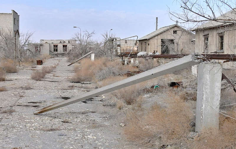 Vozrozhdeniya Island