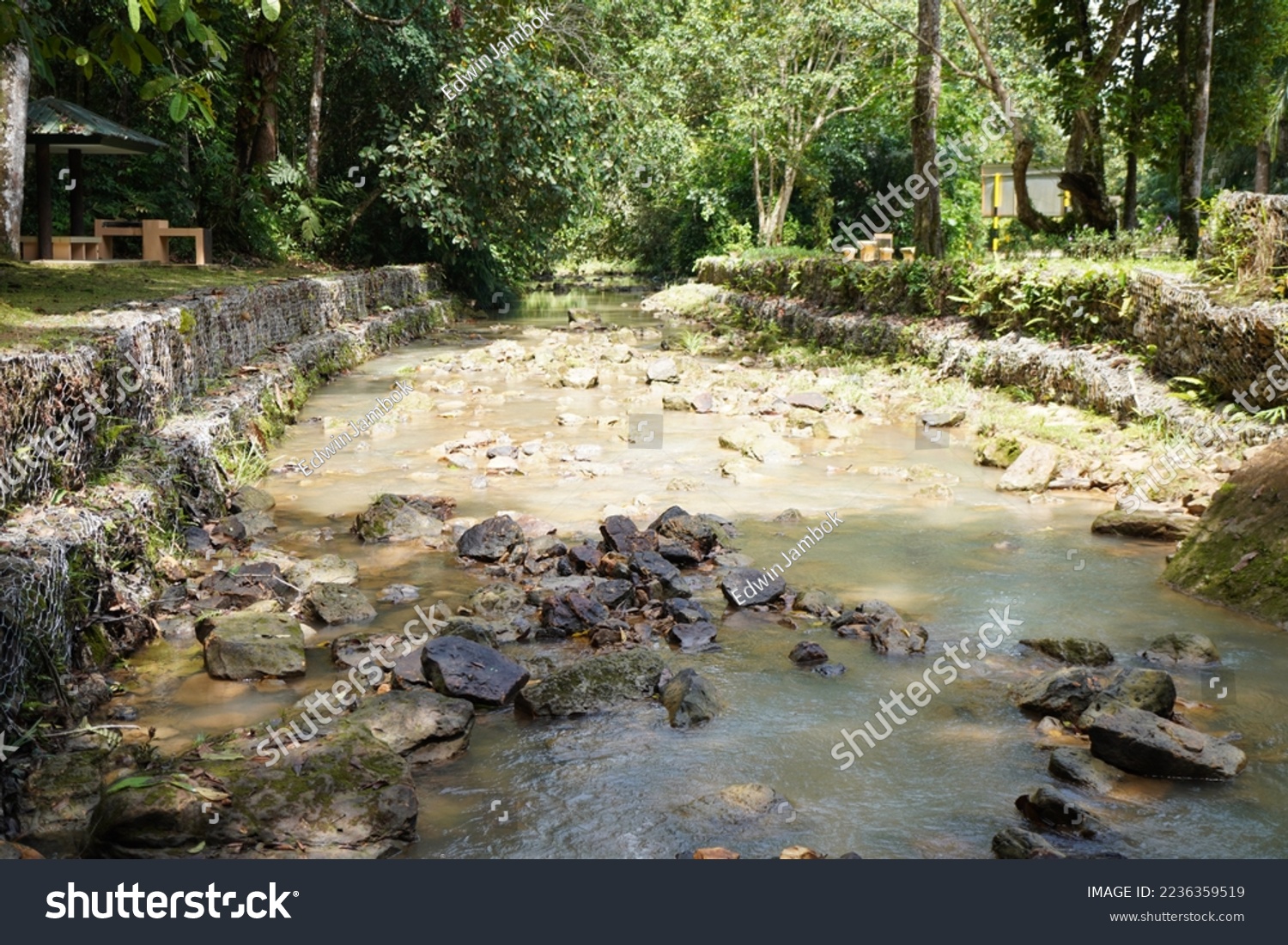 Wasai Kadir Waterfall