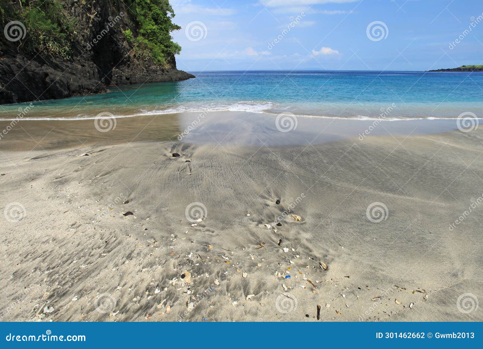 White Sand Beach