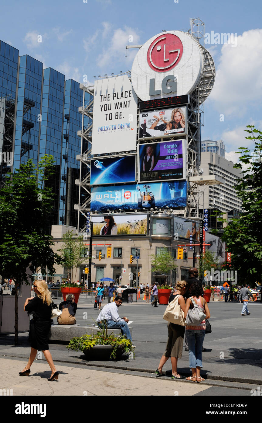 Yonge-Dundas Square