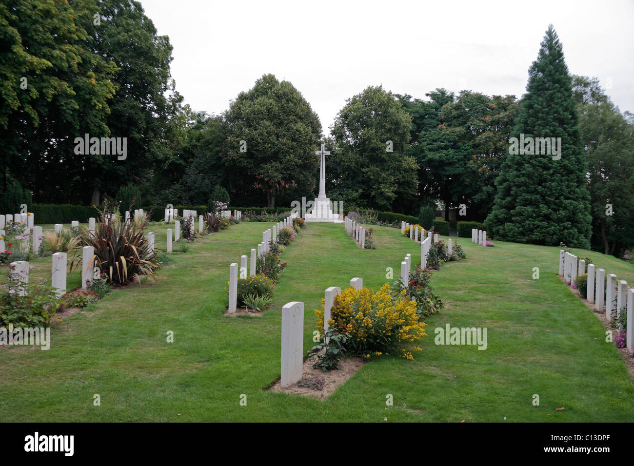 Ypres Ramparts Cemetery